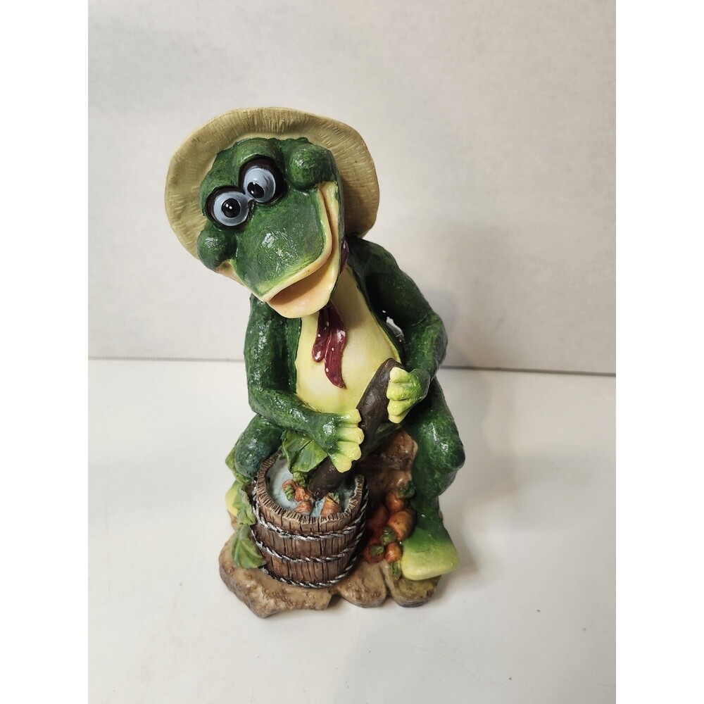 8" Tall Resin Frog